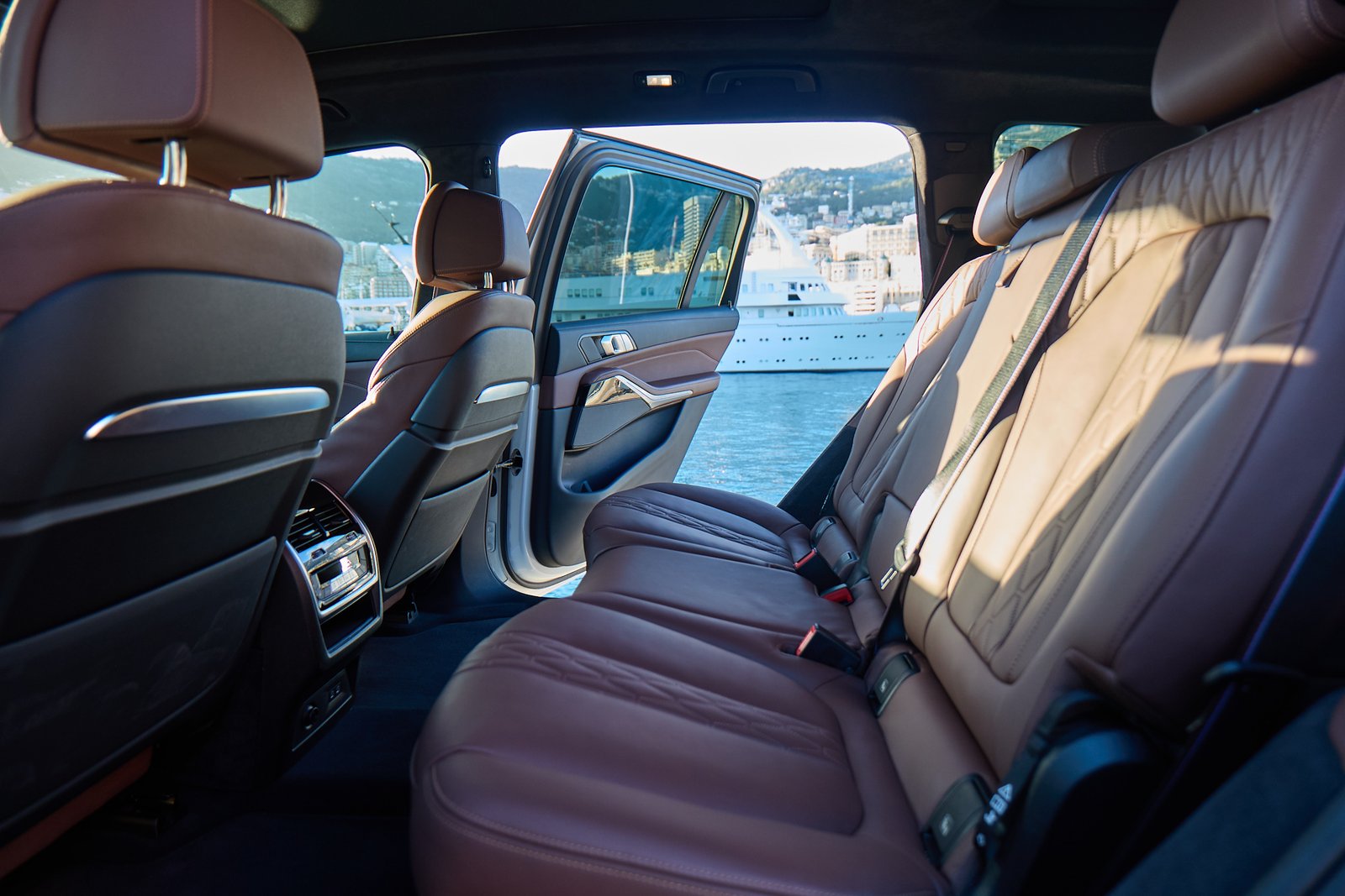 BMW X7 — photo 12